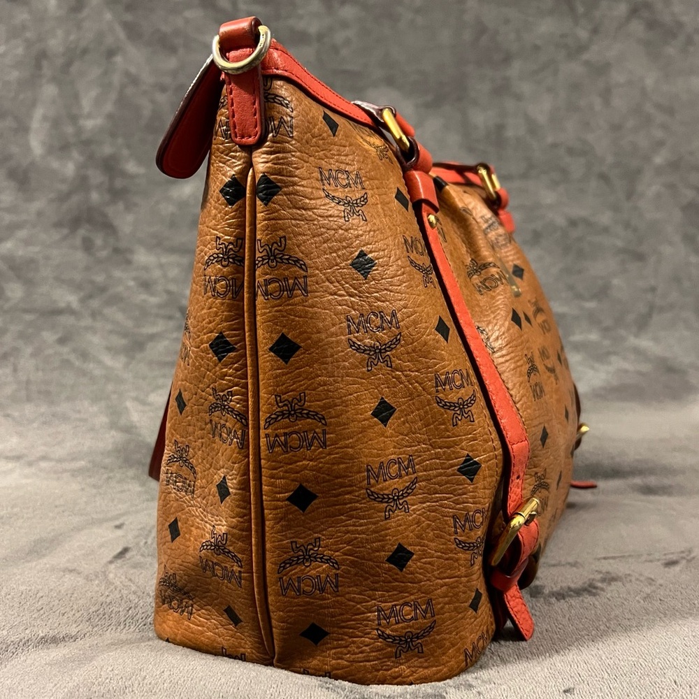 ♦️ MCM Visetos Cognac Leather Monogram Shoulder Bag - Picture 3 of 10